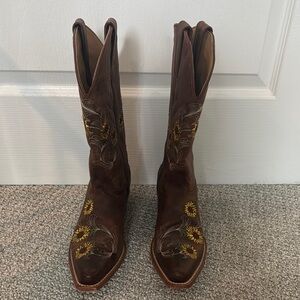Brown Embroidered Western Boots